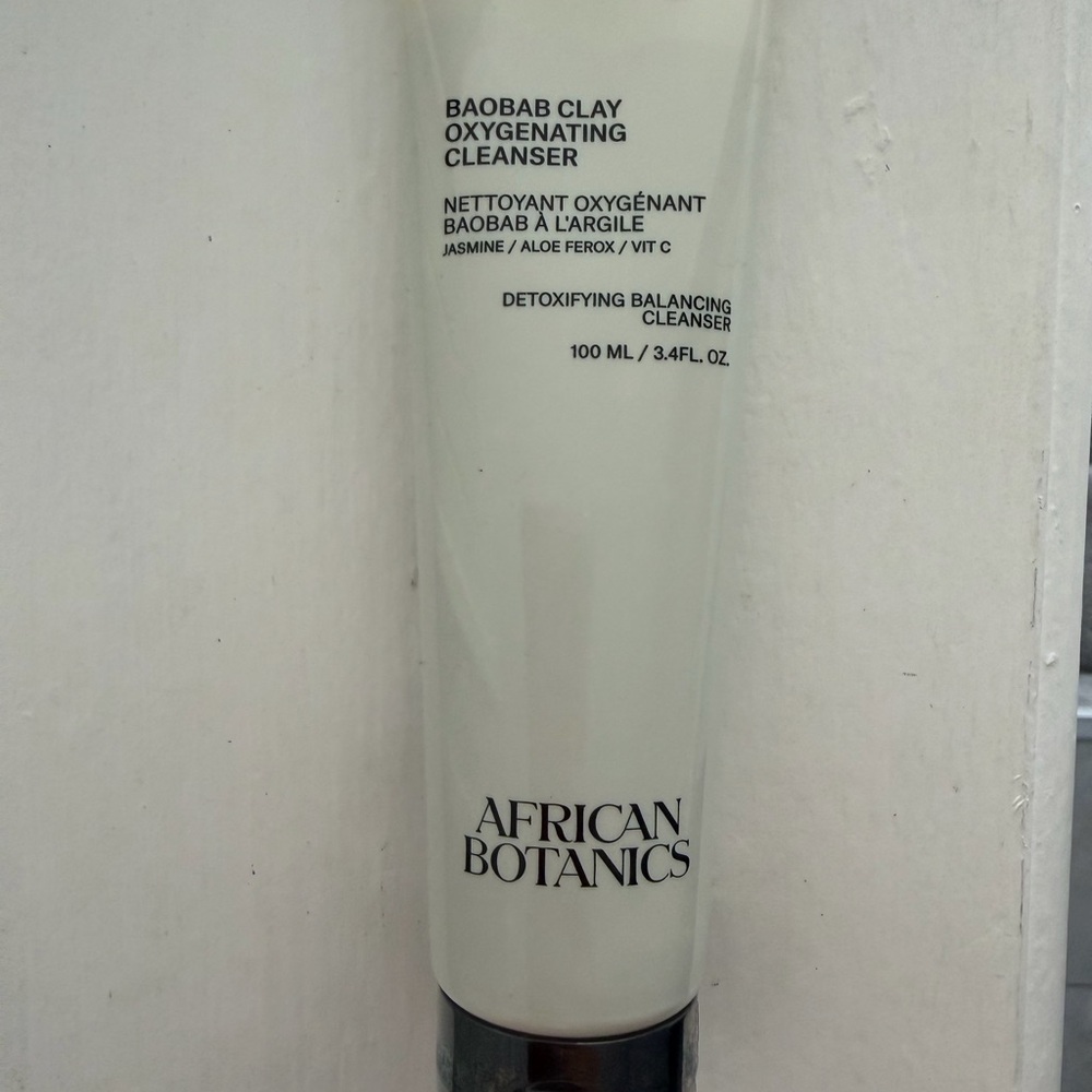 Baobab Clay Oxygenating Cleanser - White